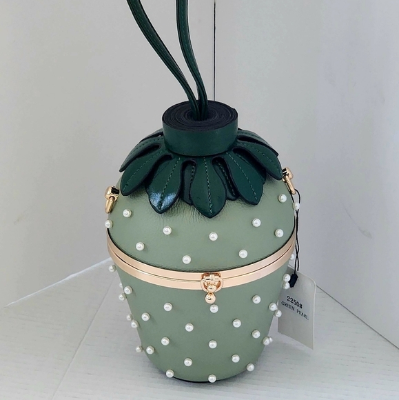 Stylish Women's Green Strawberry Shape Pearl Embellished Leather Handbag - Picture 3 of 9